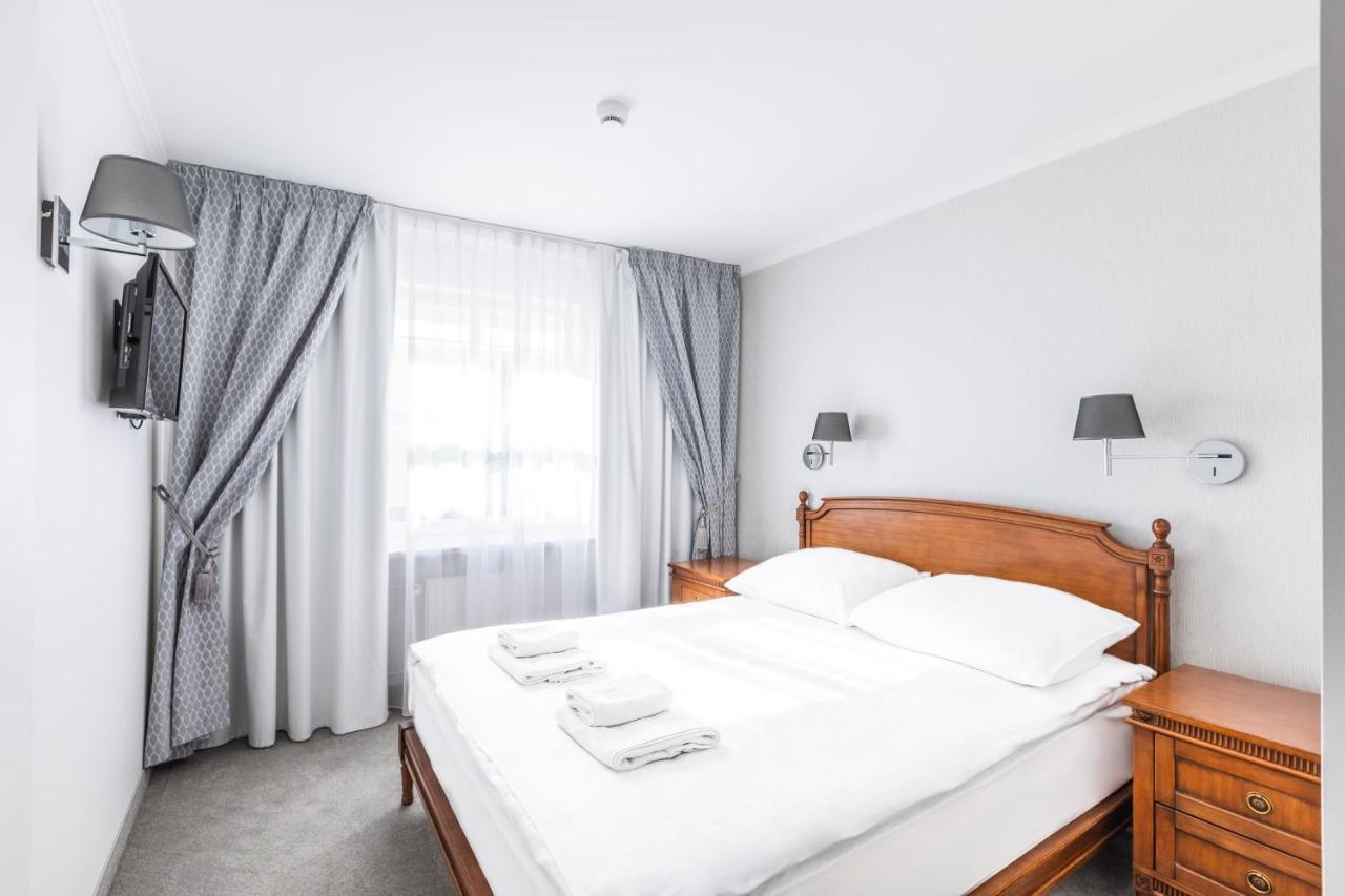 Hotel Pod Zlota Roza Kielce Bagian luar foto