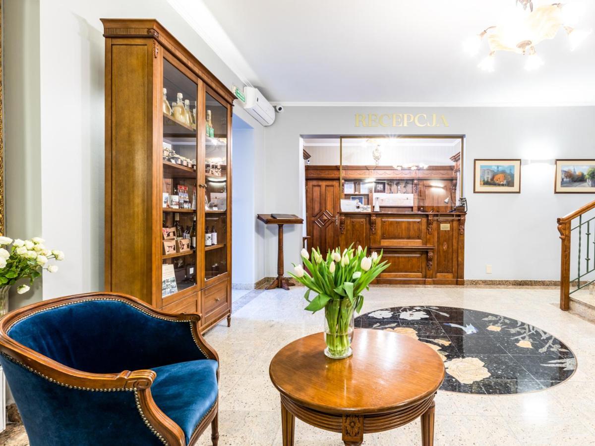 Hotel Pod Zlota Roza Kielce Bagian luar foto