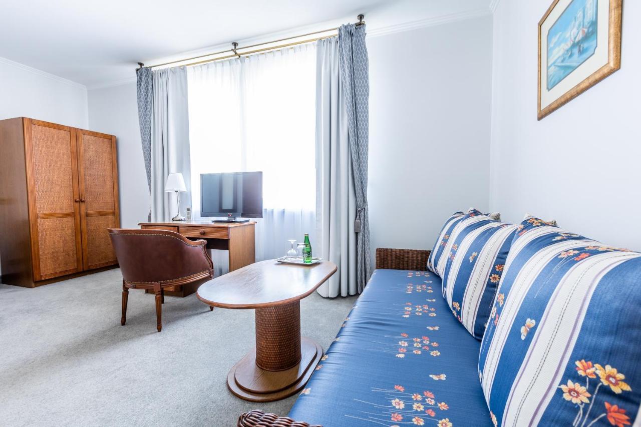 Hotel Pod Zlota Roza Kielce Bagian luar foto