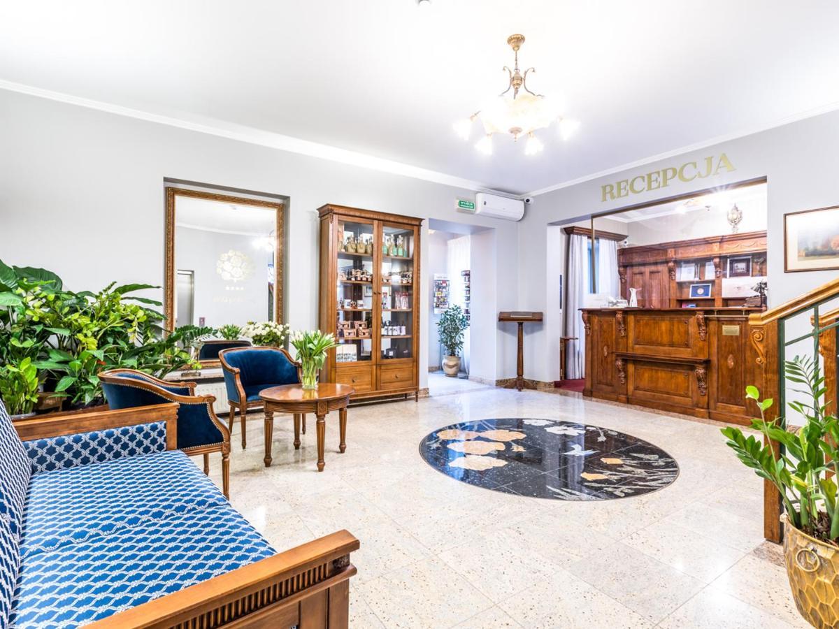 Hotel Pod Zlota Roza Kielce Bagian luar foto