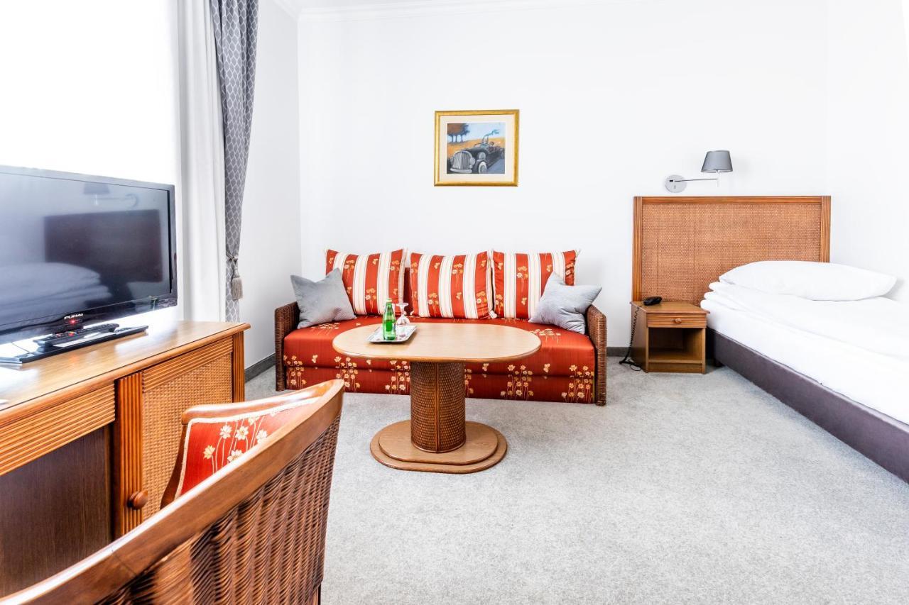 Hotel Pod Zlota Roza Kielce Bagian luar foto