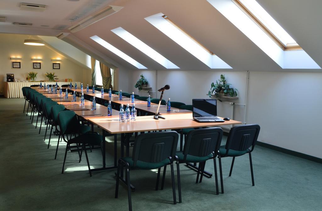 Hotel Pod Zlota Roza Kielce Bagian luar foto