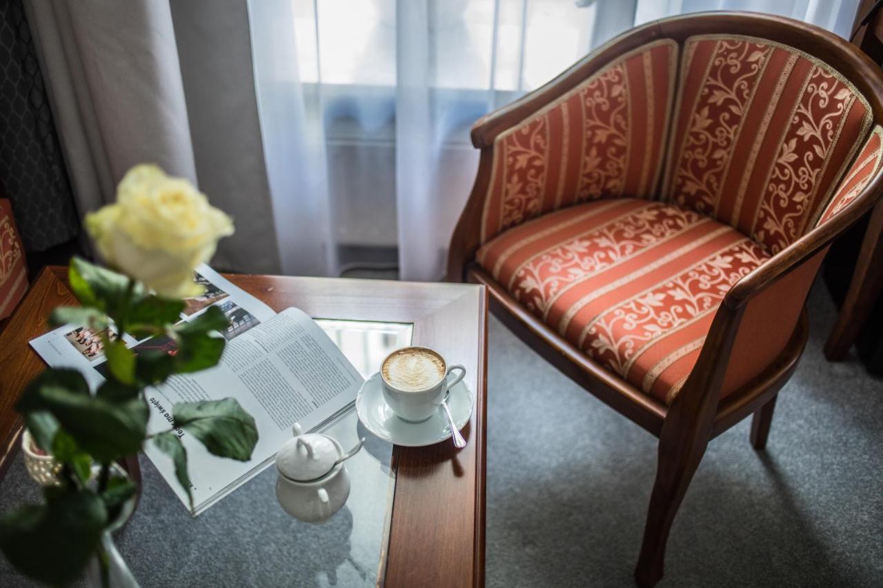 Hotel Pod Zlota Roza Kielce Bagian luar foto